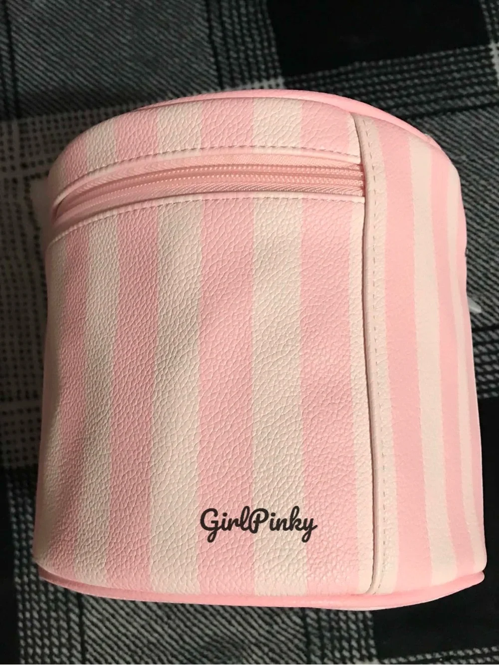 VICTORIA’S SECRET 2 PIECE VANITY MAKEUP/STORAGE CASES IN HERITAGE STRIPES